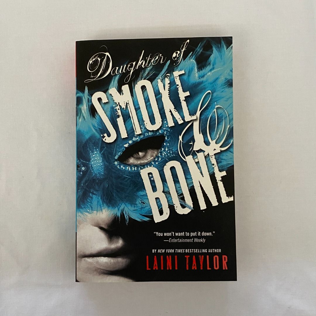 Daughter of Smoke and Bone (Category: Storybooks) located in Manila. Submitted by 4keepsake (Listing ID 1237286930, Image 1). Description: 🔖 Fixed price! 🚚 Buyer will shoulder shipping fee! Currently offering lalamove & gogoexpress..