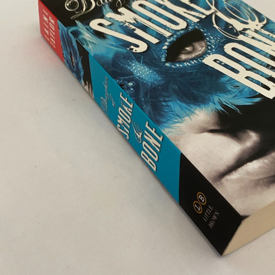 Daughter of Smoke and Bone (Category: Storybooks) located in Manila. Submitted by 4keepsake (Listing ID 1237286930, Image 2). Description: 🔖 Fixed price! 🚚 Buyer will shoulder shipping fee! Currently offering lalamove & gogoexpress..