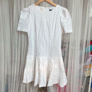 Dress Putih Bersih Puffy Mini Rok Remple Texture