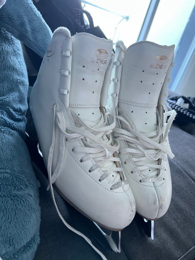 Edea Chorus ice skates, Women's Fashion, Footwear, Boots on Carousell