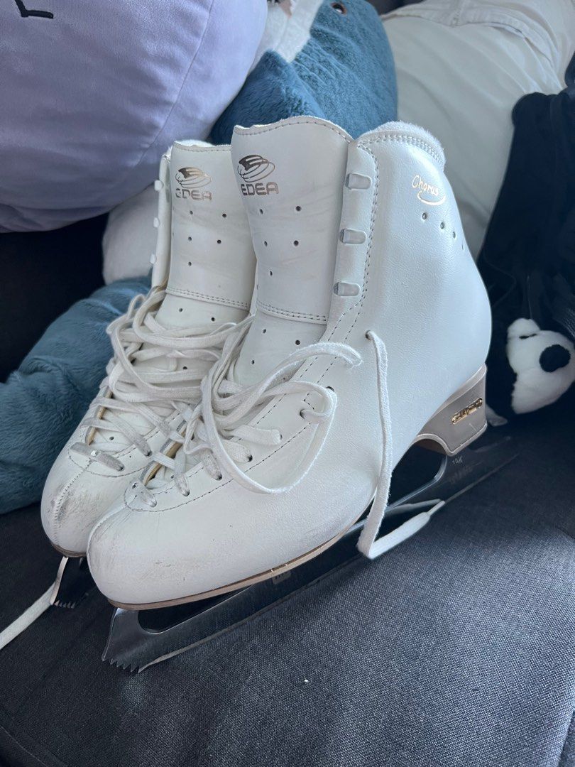 Edea Chorus ice skates, Women's Fashion, Footwear, Boots on Carousell