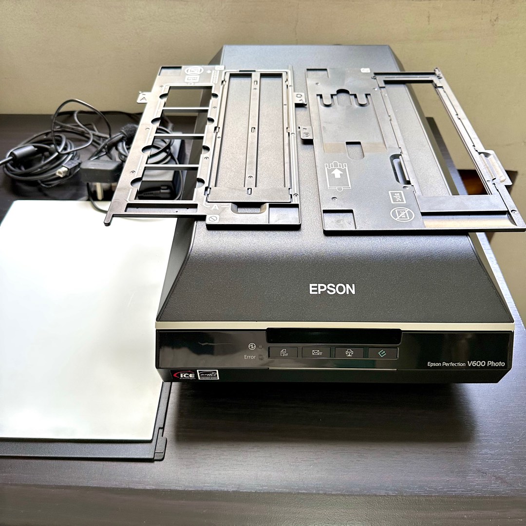 Epson Perfection V600 flatbed / film scanner, Computers & Tech, Printers, Scanners & Copiers on