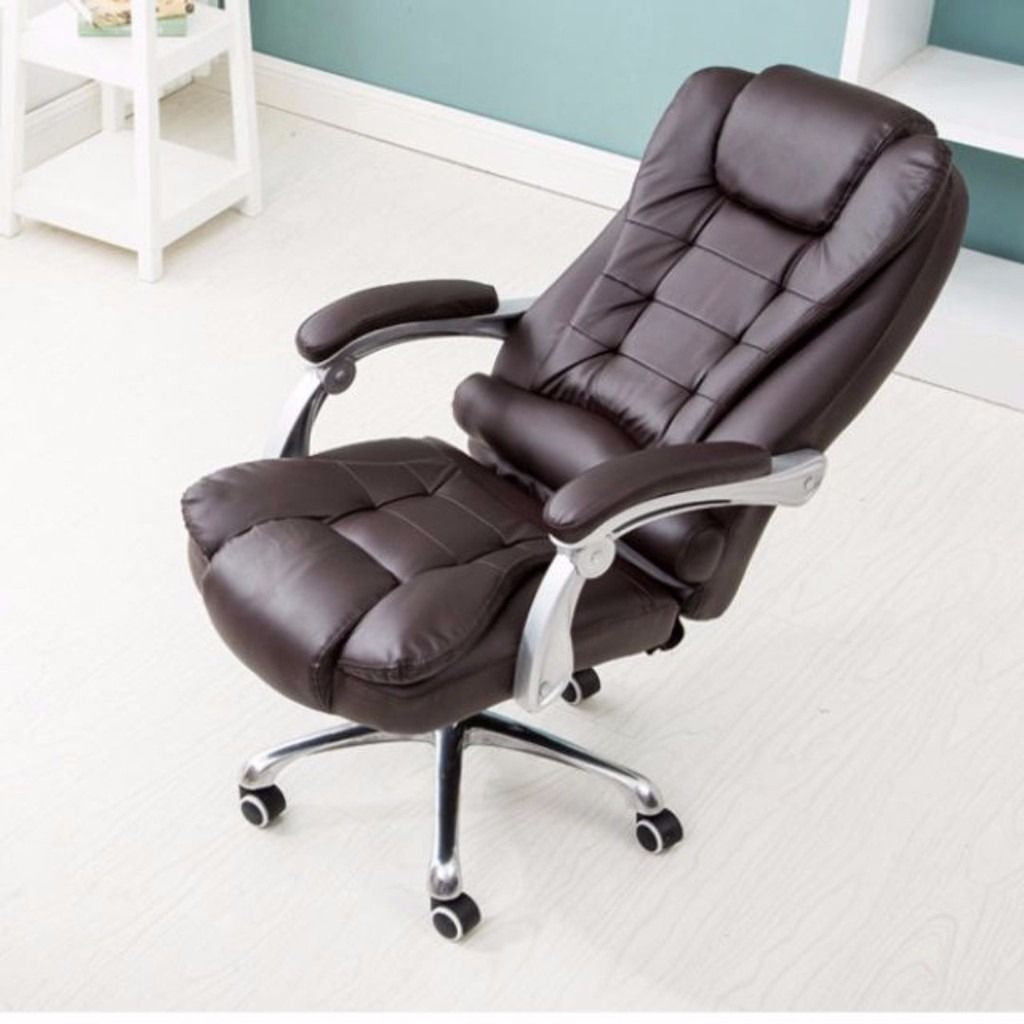 Boss chair 2025 with leg rest