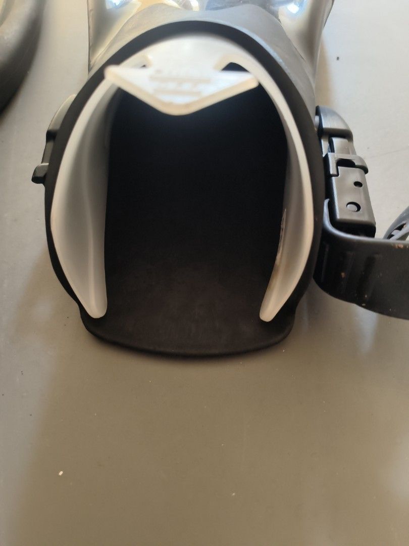 Flippers for adults, Sports Equipment, Sports & Games, Water Sports on