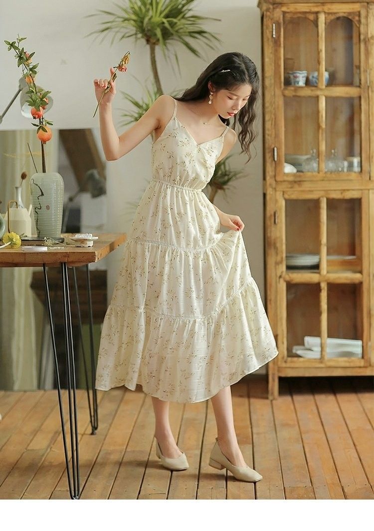 Floral Tiered Midi Garden Party Dress in Cream Women s Fashion
