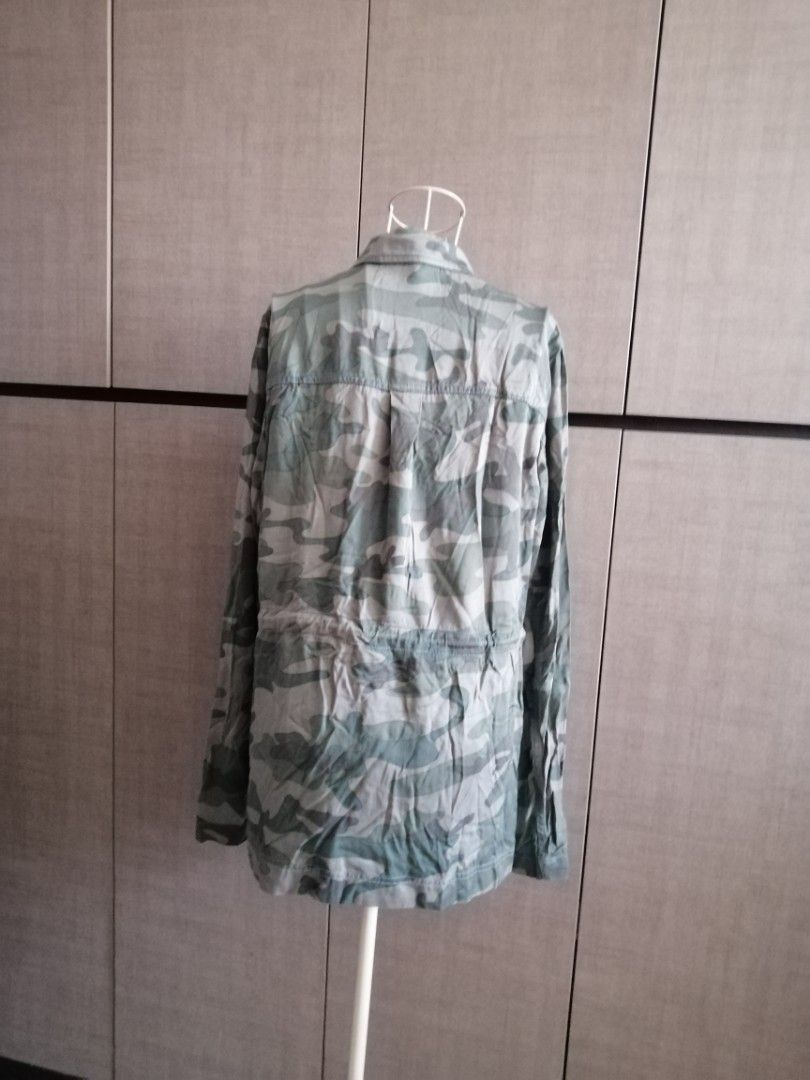 Gap camo jacket best sale womens