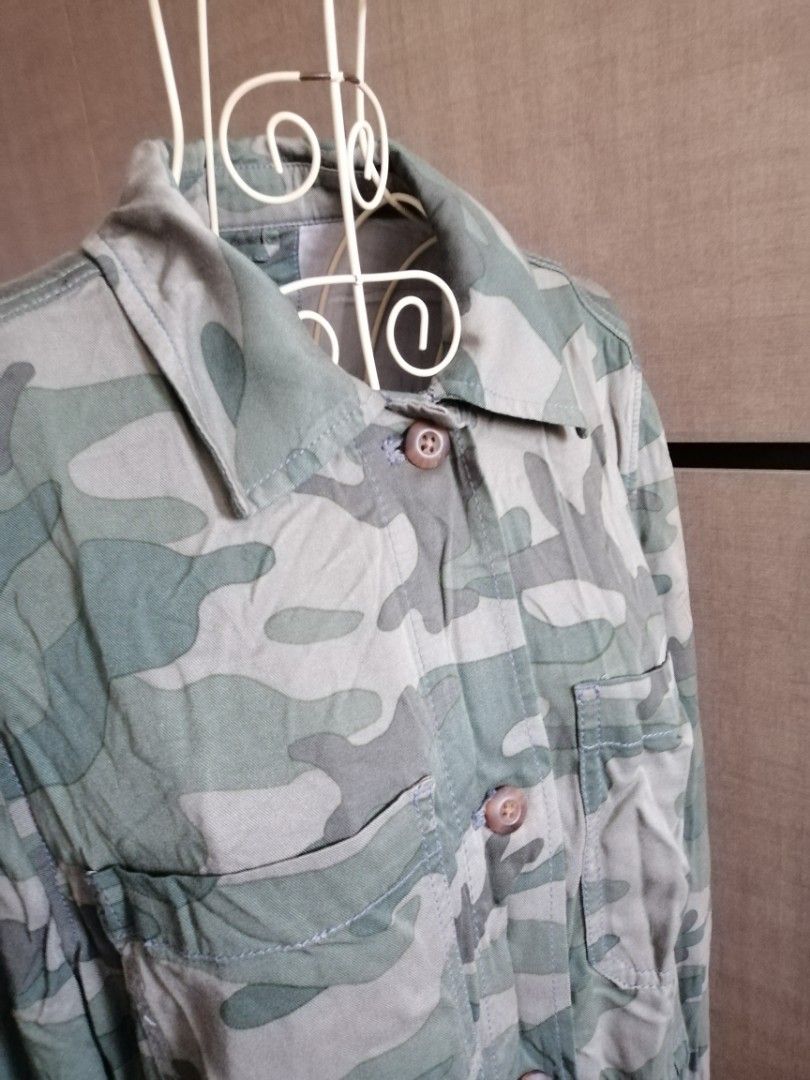 GAP camo parka coat shacket Women s Fashion Coats Jackets and