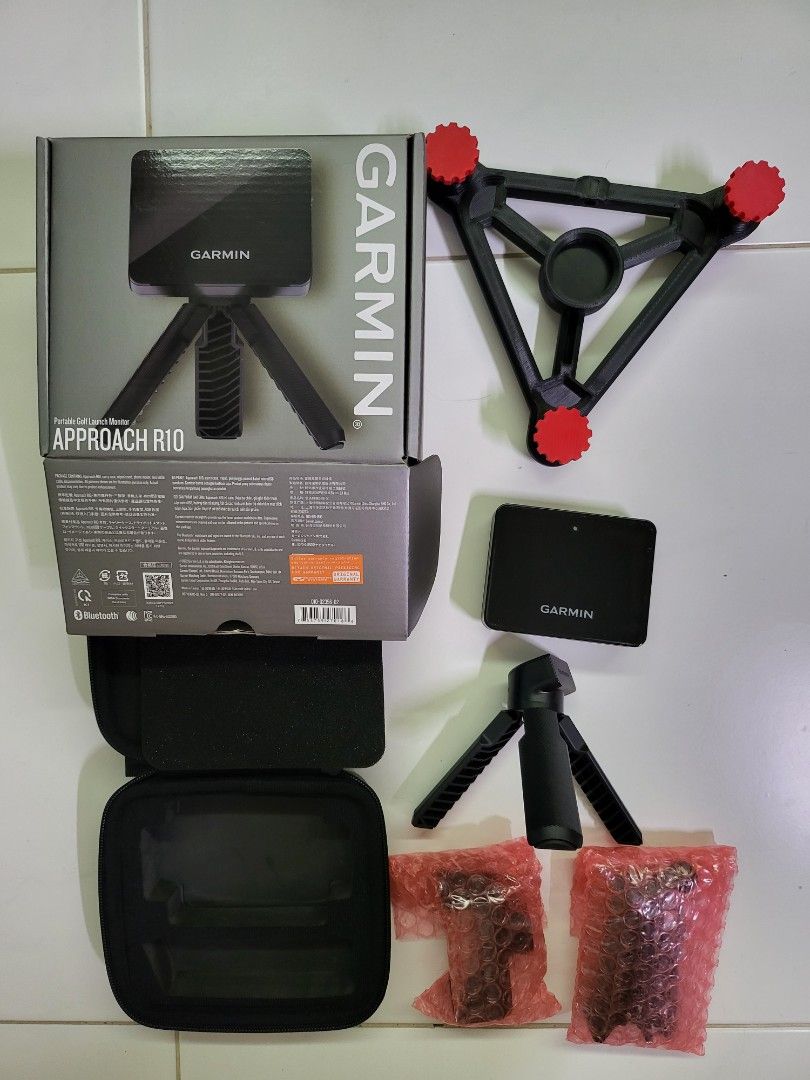Garmin R10 Approach Golf Launch Monitor and Simulator