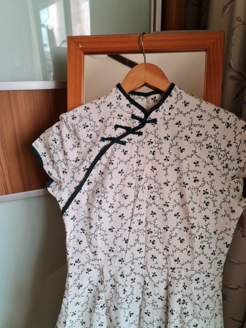 GREEN CHEONGSAM, Women's Fashion, Dresses & Sets, Dresses on Carousell
