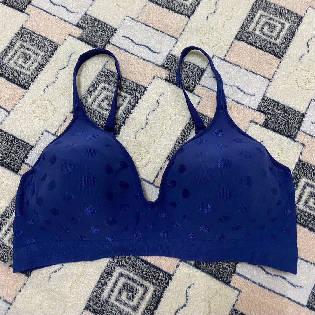 Hanes L, Women's Fashion, New Undergarments & Loungewear on Carousell