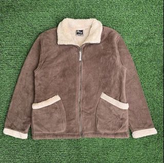 (Category: ) located in . Submitted by deucethrifts (Listing ID 1237303140, Image 1). Description: .