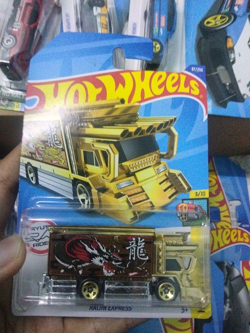 Hotwheels Raijin Express Gold, Hobbies & Toys, Toys & Games on Carousell