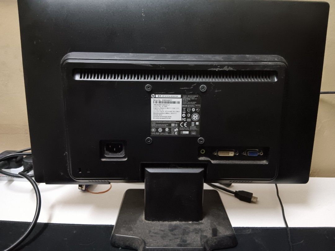 HP W1972a Monitor (Semi Faulty), Computers & Tech, Parts & Accessories