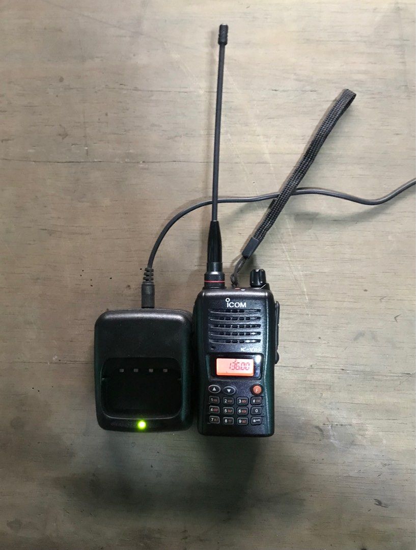 Icom v85 on Carousell
