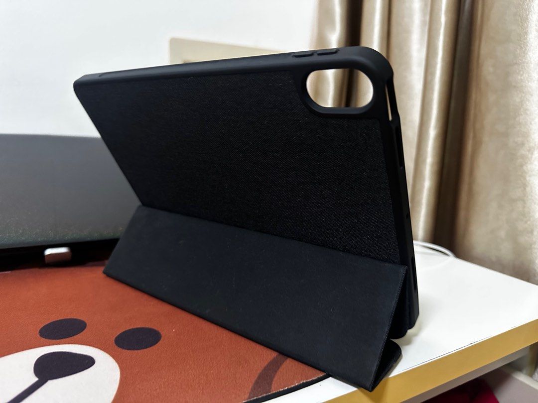 Ipad pro Case (Category: Laptops & Notebooks) located in Singapore. Submitted by pat2793 (Listing ID 1237277122, Image 2). Description: .