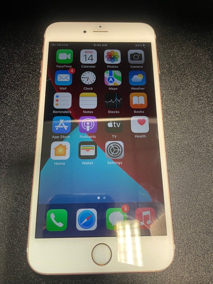 iPhone 6Splus (Category: iPhone 6 Series) located in Singapore. Submitted by c.prakash (Listing ID 1237234647, Image 3). Description: 32GB Some paint mark chipped off, due to cover, Otherwise in perfect condition. PRICE QUOTED ARE ALREADY VERY LOW. PLEASE DO NOT MSG AND ASK ME IF I CAN LOWER THE PRICE. WILL NOT RESPOND. THANK YOU. IF YOU ARE INTERESTED, PLEASE MSG ME TO ARRANGE A MEET UP TIME..