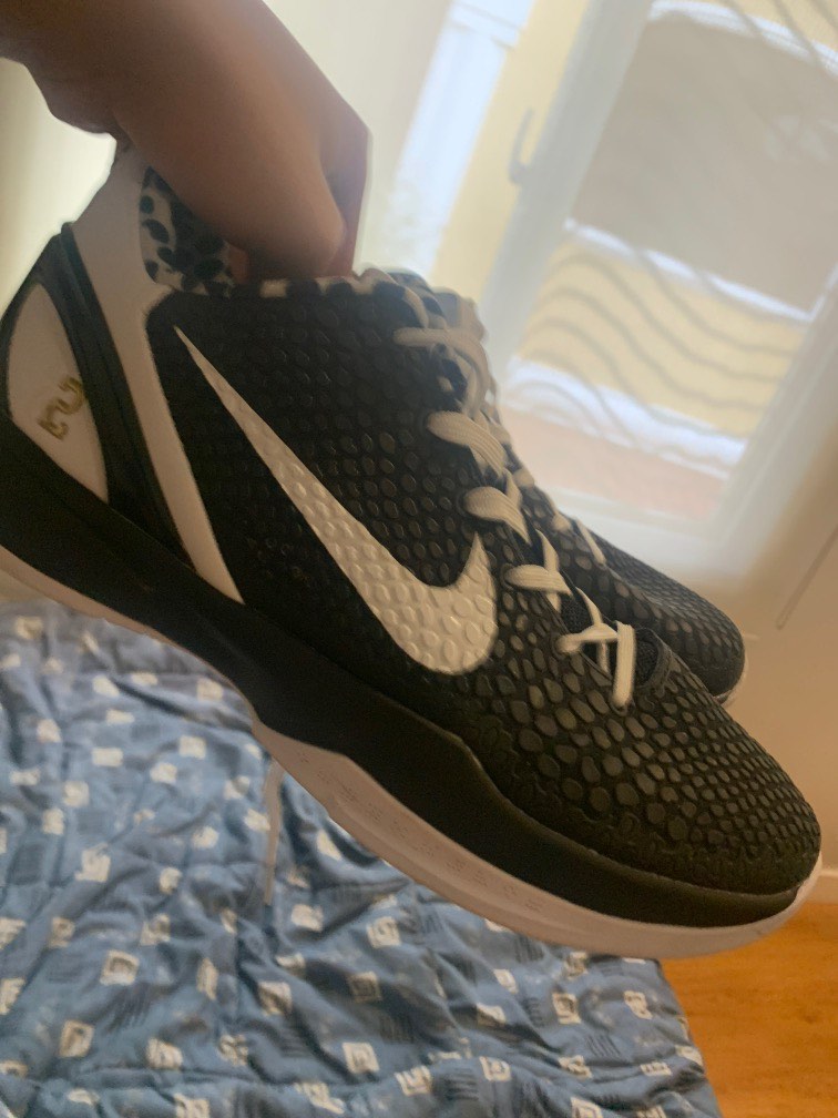 Kobe basketball shoes, Men's Fashion, Footwear, Sneakers on Carousell