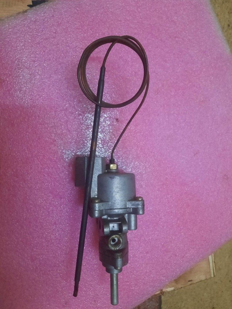 La Germania thermostat control (Category: Pitchers & Dispensers) located in Manila. Submitted by latestproduct (Listing ID 267399378, Image 1). Description: La Germania Thermostat control 09331240862 Tel 85109484.