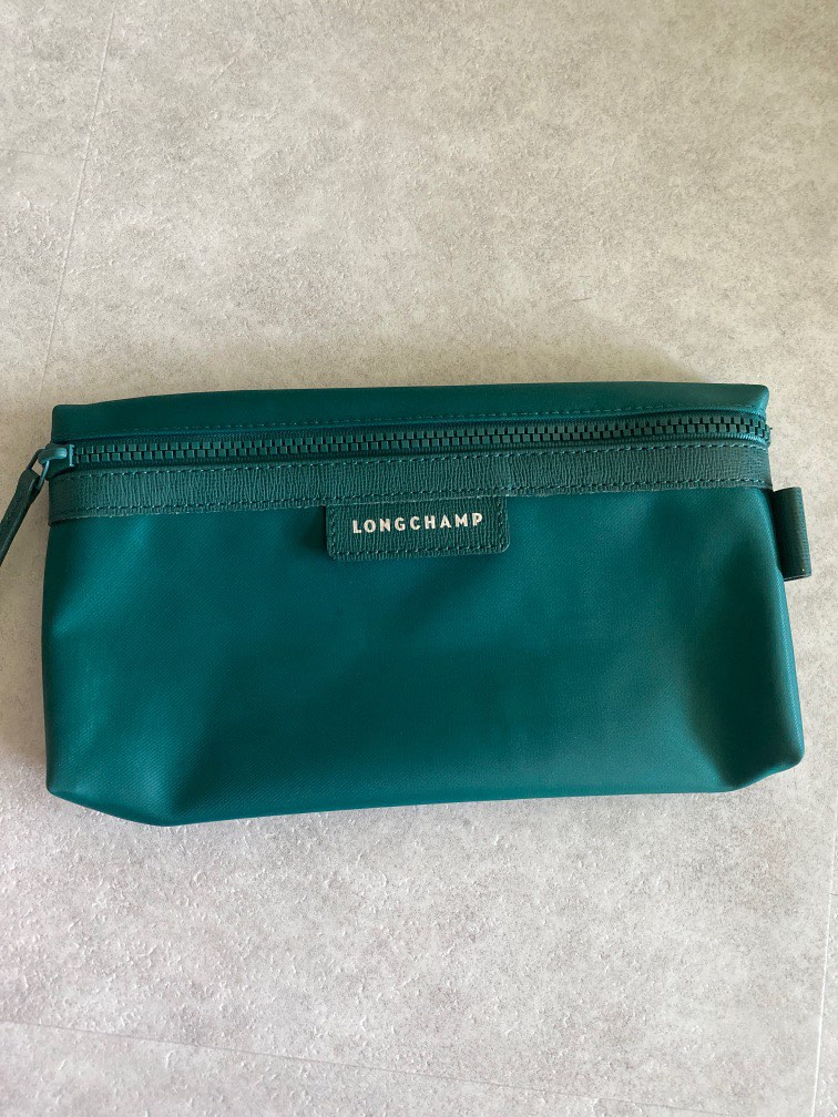 Longchamp Cosmetic Case Review + 21 Things I Constantly Keep