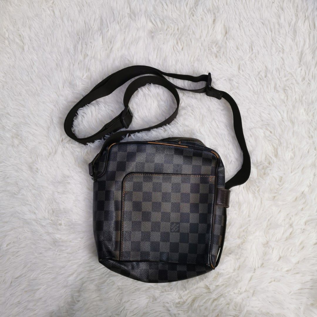 Louis Vuitton LV bum bag, Men's Fashion, Bags, Sling Bags on Carousell