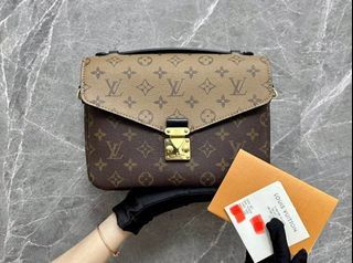 JZC7555 Reverse Monogram Metis Pochette, Luxury, Bags & Wallets on Carousell