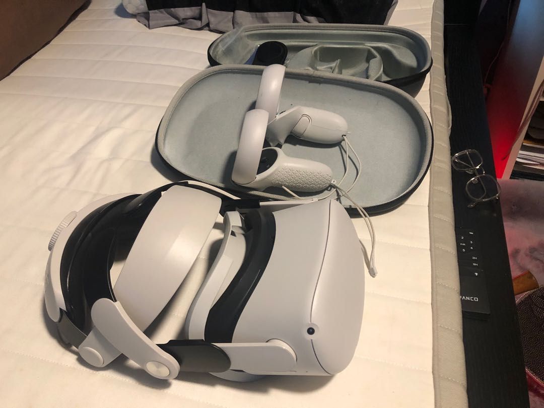 Meta Oculus Quest 2 64GB( cheapest ), Video Gaming, Gaming Accessories