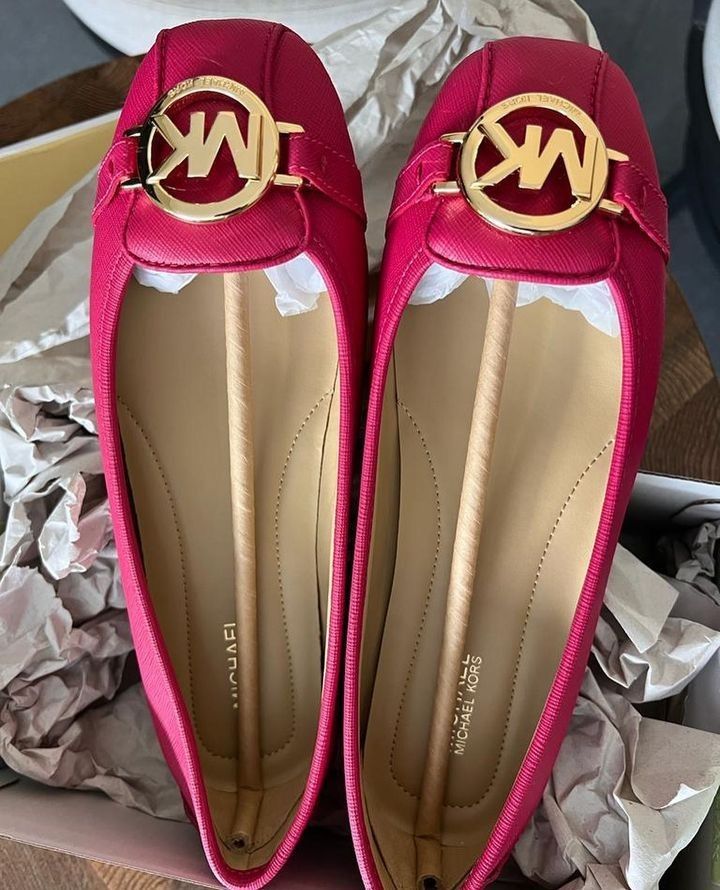 Harga flat shoes michael kors 2025