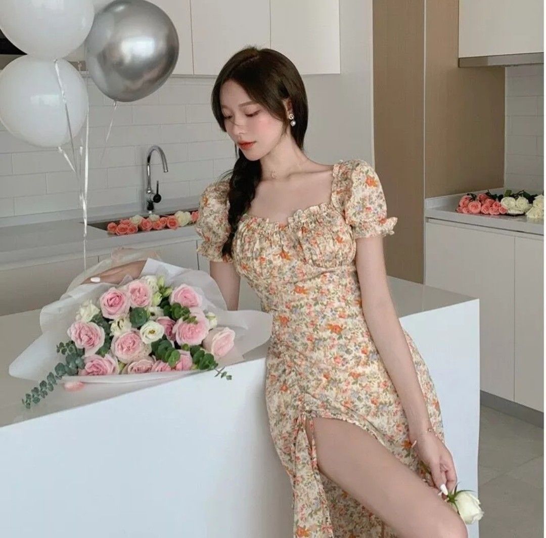Midi dress with slit (Category: Dresses) located in Quezon City. Submitted by stylefast (Listing ID 1237293500, Image 2). Description: Small to medium.