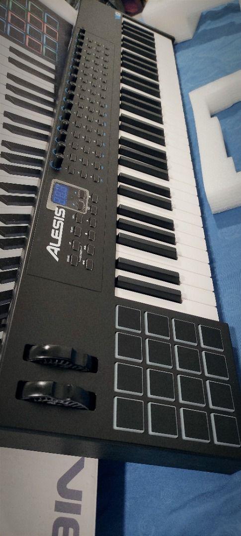Alesis vi61 2025 midi keyboard