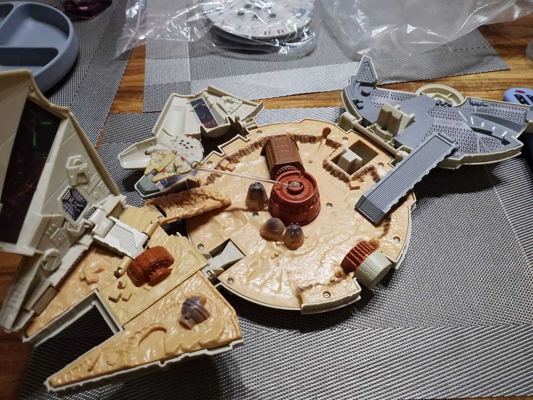 Millennium Falcon Playset (Category: Action & Battle Toys) located in Cagayan de Oro. Submitted by lexington12 (Listing ID 1237199048, Image 3). Description: Missing dish as seen in the photos..