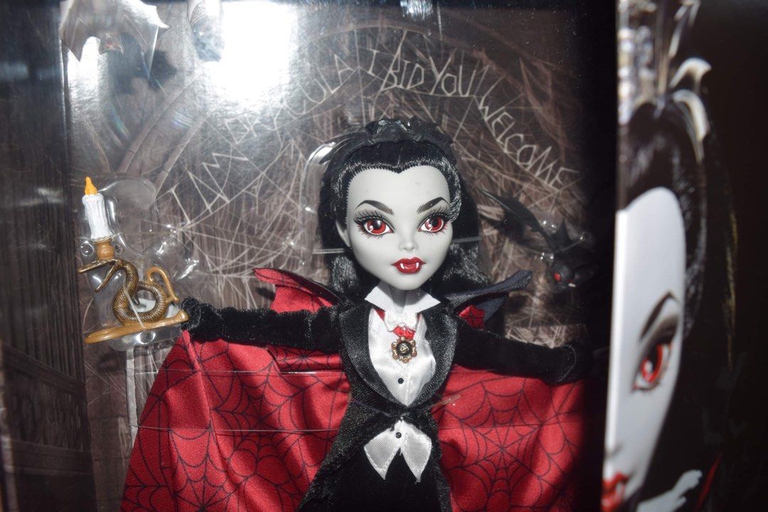Monster High Skullector Dracula (Category: Figurines & Statues) located in Cebu City. Submitted by deniles (Listing ID 1237329465, Image 1). Description: NEVER REMOVE FROM BOX. WYSIWYG LAYAWAY T&C: - Need DP (Php1000) - DP is Non-refundable - 2 months MOP: Gcash MOD: JnT/GGX.