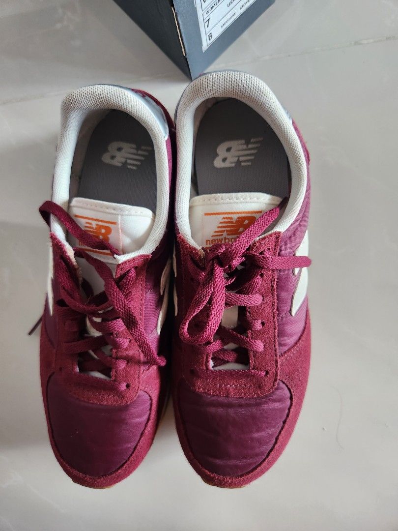 Maroon best sale sneakers womens