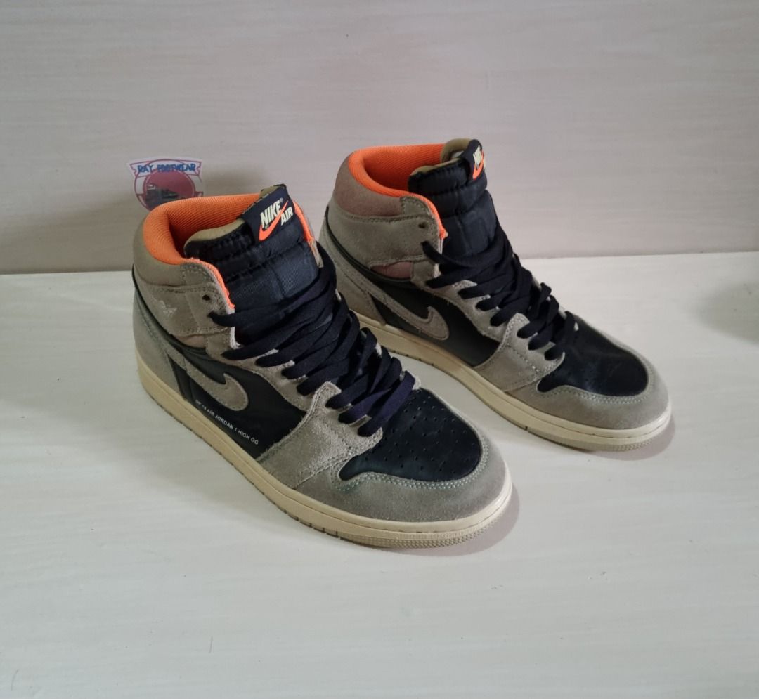 Nike Air Jordan 1 Retro High Neutral Grey Hyper Crimson 555088-018