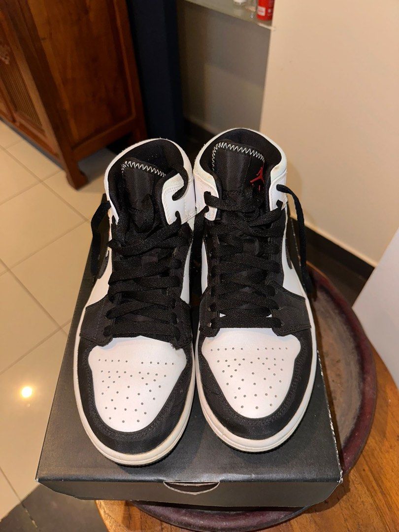 Red black sales jordans 1