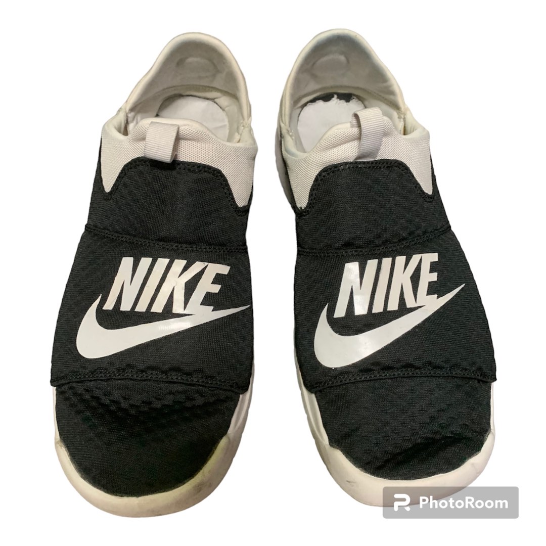NIKE BENASSI SLIP ON Men s Fashion Footwear Sneakers on Carousell