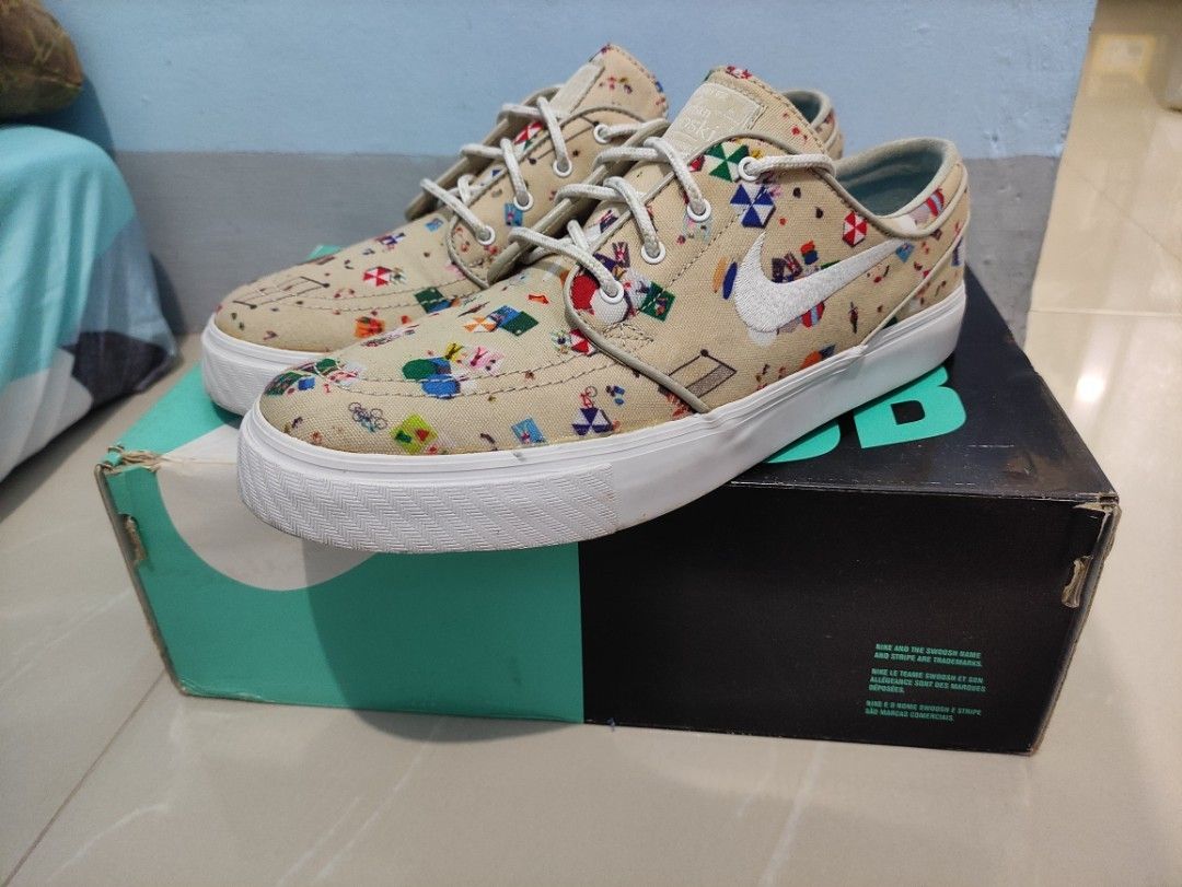Nike janoski size 9 top
