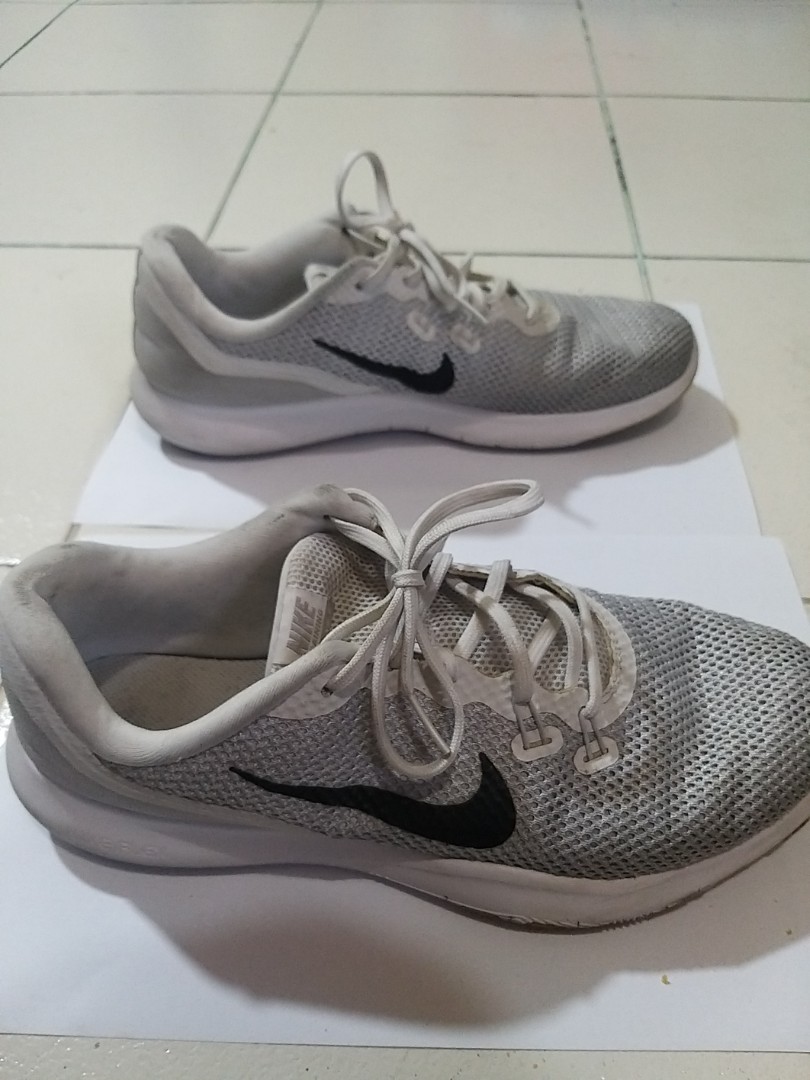 Nike Running Shoes white on Carousell