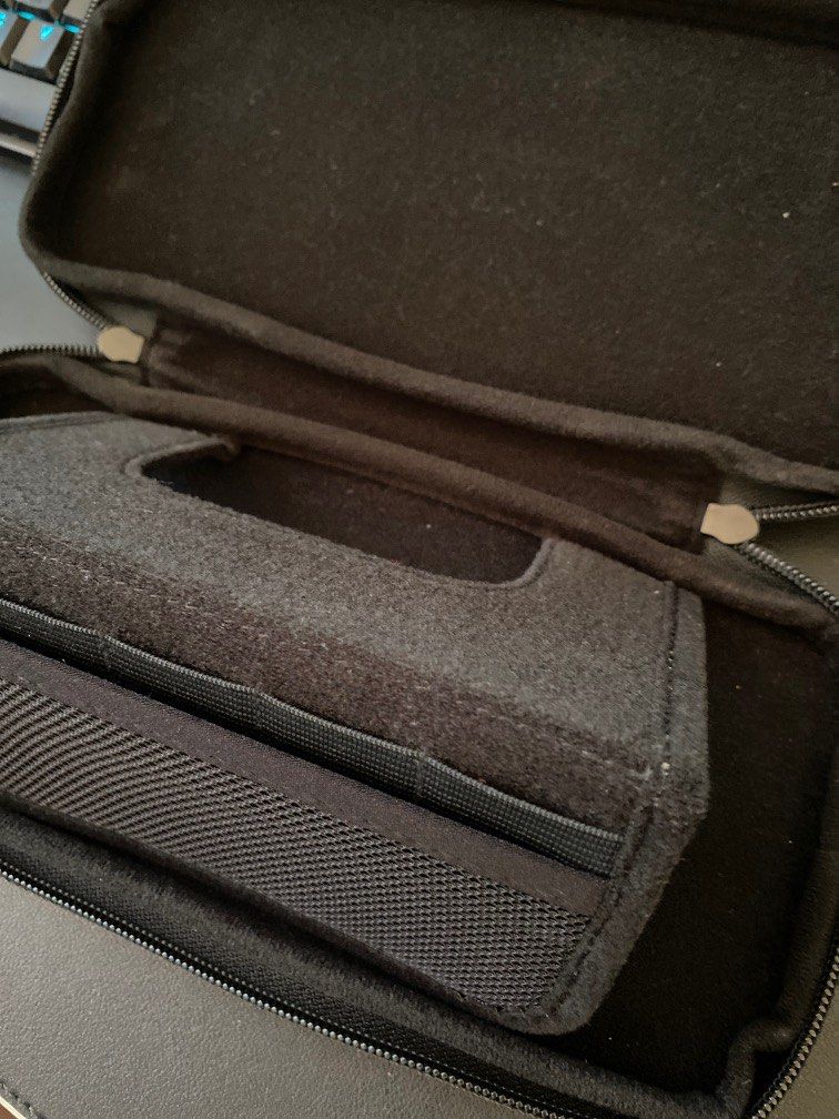 Nintendo Switch Case (Category: Nintendo) located in Singapore. Submitted by peonix (Listing ID 1237184458, Image 2). Description: Original official Nintendo switch case, lightly used..