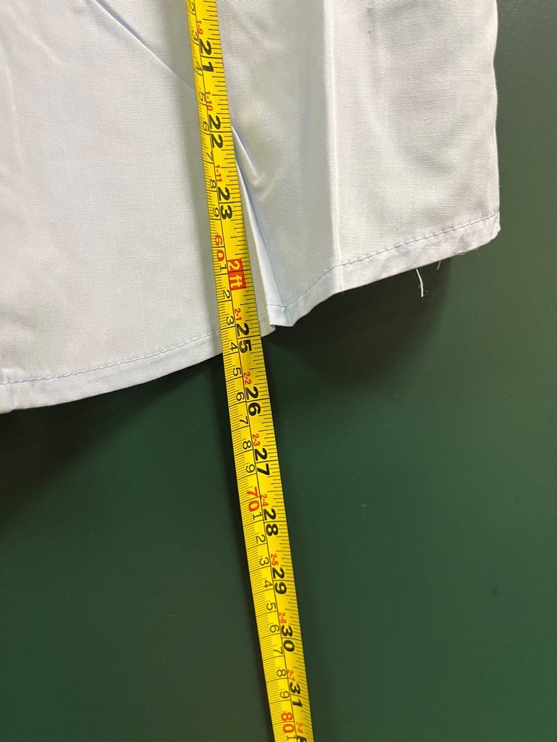 No （分類：T-shirt、恤衫、有領衫）位於 Hong Kong。 由 anderspms 提交（商品編號 1237224882，圖片 3）。簡介： 型格裇衫，淺藍色，中碼偏細，睇相片度呎寸。