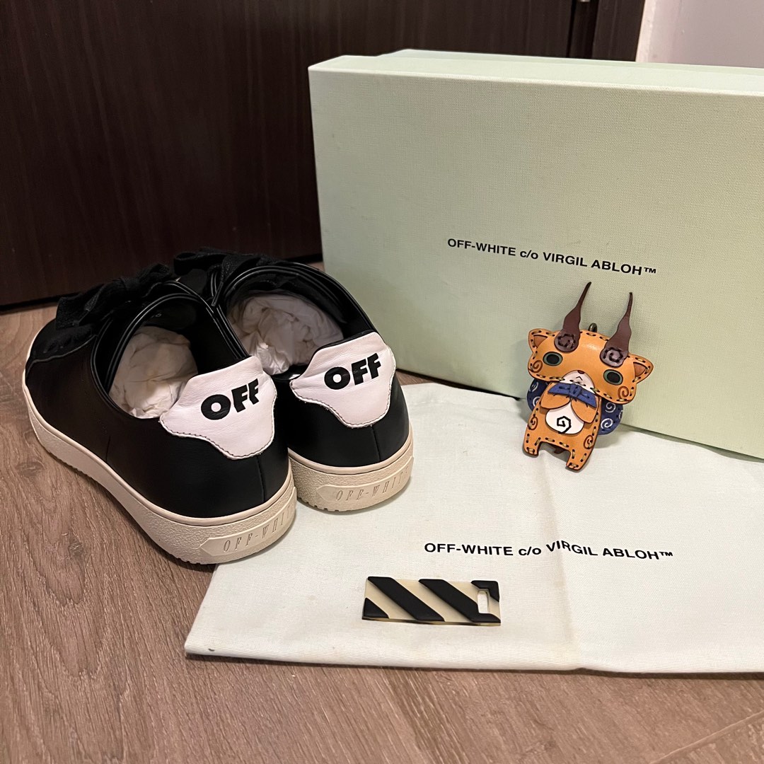 White sales gucci vans