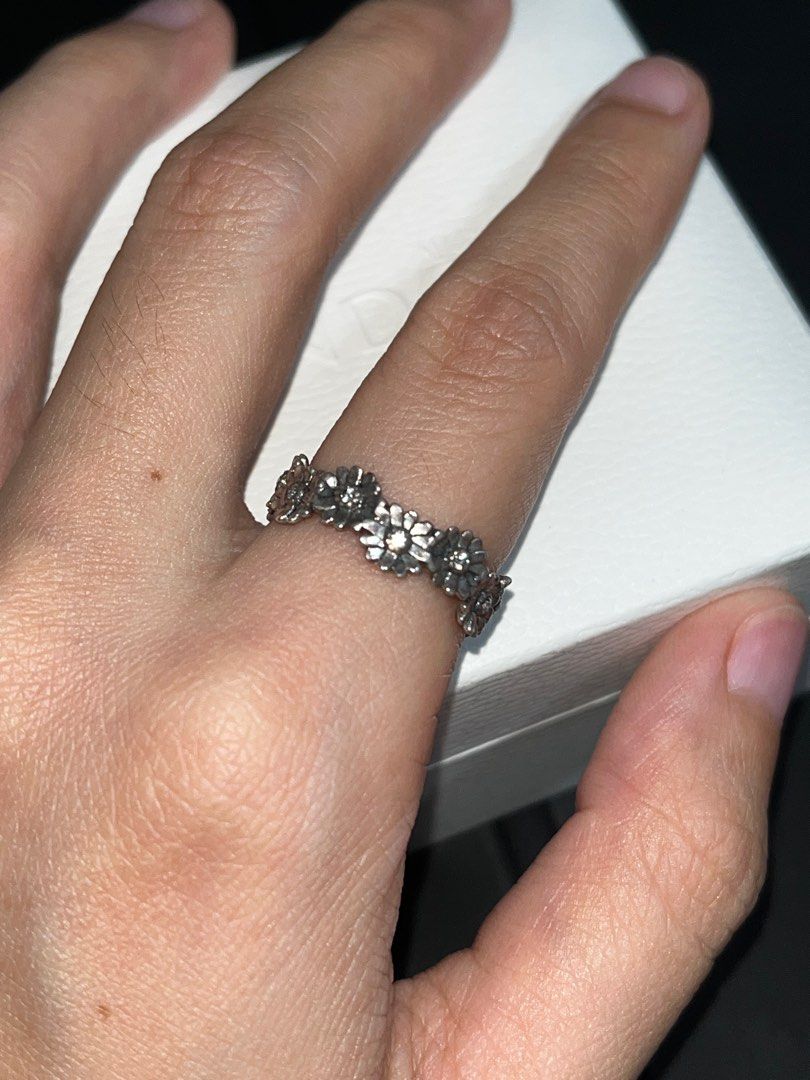 Pandora Daisy Ring in Sliver