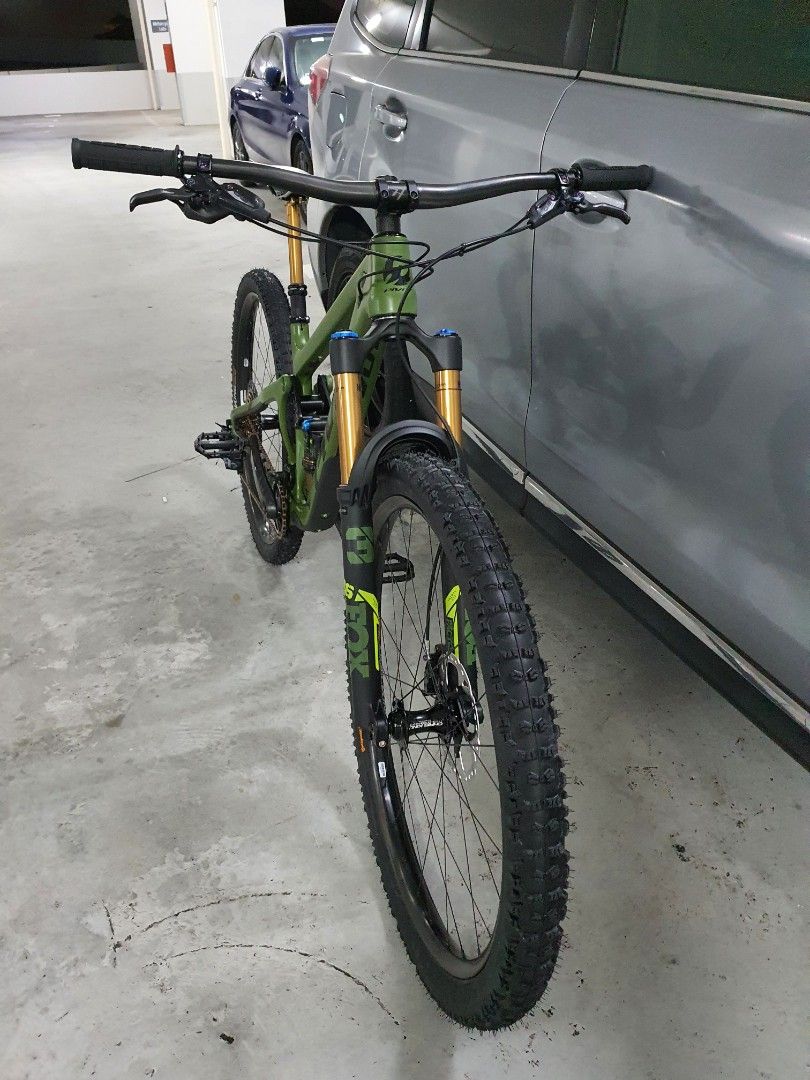 Pivot switchblade frame / fork (Category: Bicycles) located in Singapore. Submitted by marinatan (Listing ID 1237280359, Image 3). Description: size M 2021 model fox fork grip 2 frame full wrapped fork and rear shock fully service and revalved worth $700 in Nov 2024. with receipt..