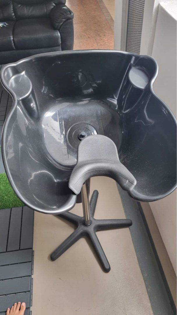 portable hair wash basin, Beauty & Personal Care, Hair on Carousell