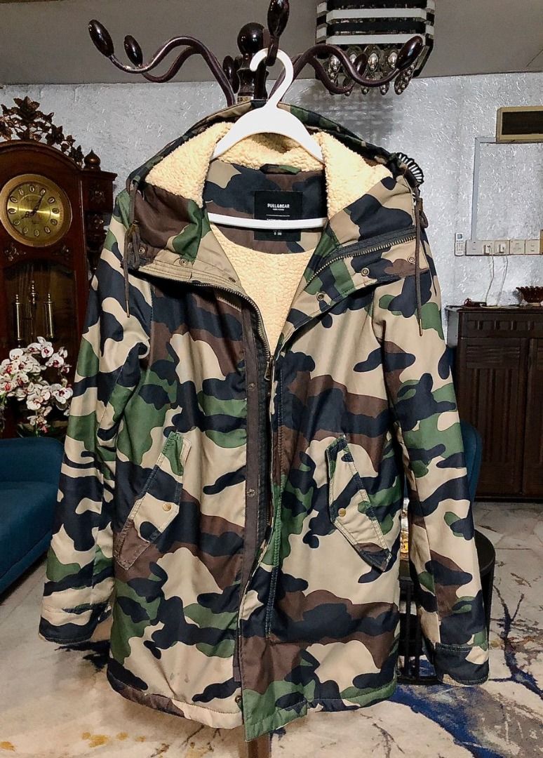 PULL BEAR Men s Military style Camo Parka Coat with Hood
