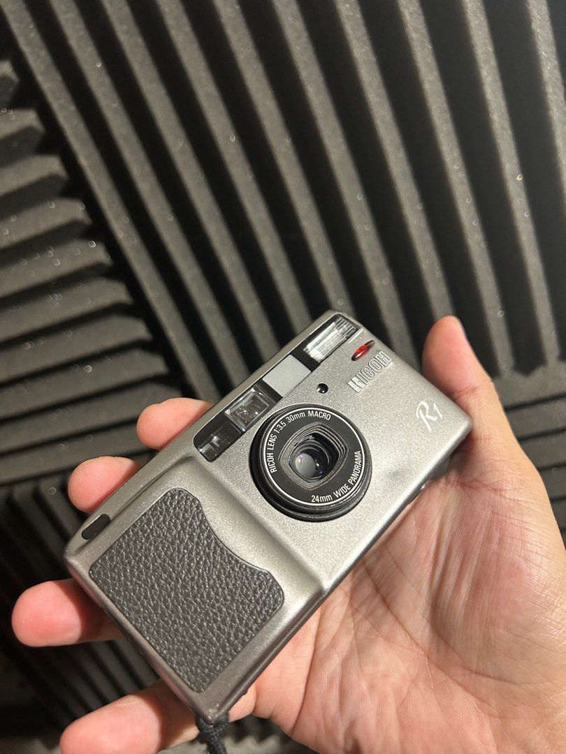 RICOH R1, Photography, Cameras on Carousell
