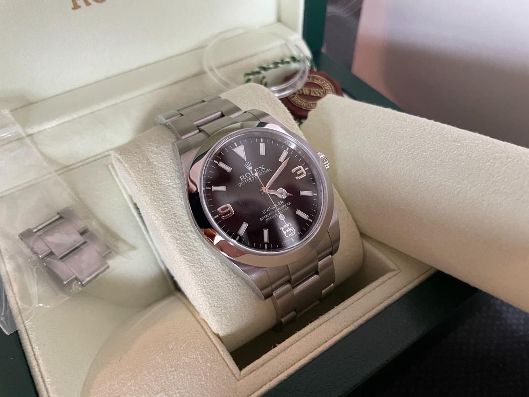 Rolex Explorer 214270 39MM Mark 1 (Mint) (Category: Luxury Watches) located in Pasig City. Submitted by noel777 (Listing ID 1237268551, Image 1). Description: Mint, pristine Rolex 214270 39MM Mark 1 Explorer (hard to find more elegant discontinued version). No scratches, no stretch marks, no scuff marks, flawless genuinely like brand new condition. Year Model - 2014 (purchased from Washington in Shangrila Mall) Condition - 10/10 Complete with box