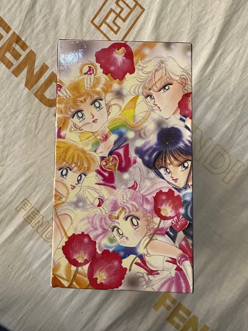 sailor moon manga box set (volumes 1-6) on Carousell