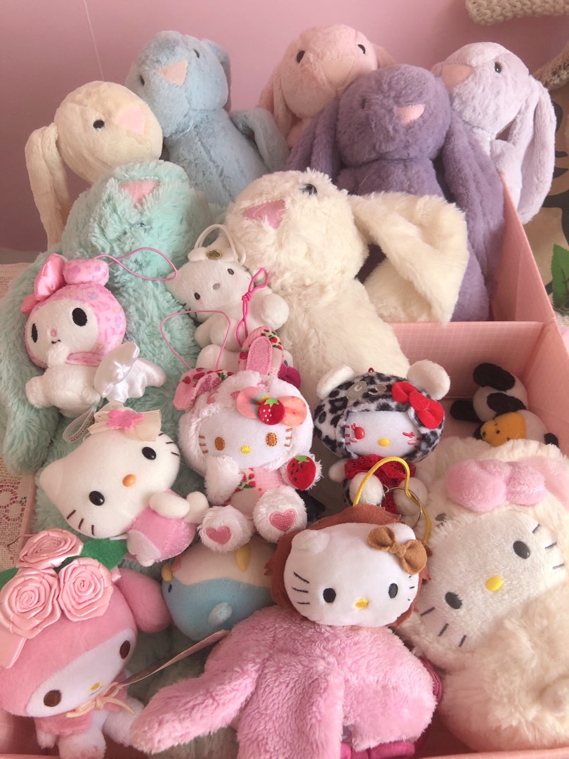 Sanrio charms on Carousell