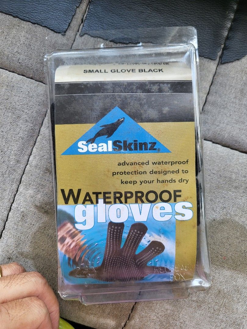 Made in USA Sealskinz Waterproof Gloves for fishing cycling