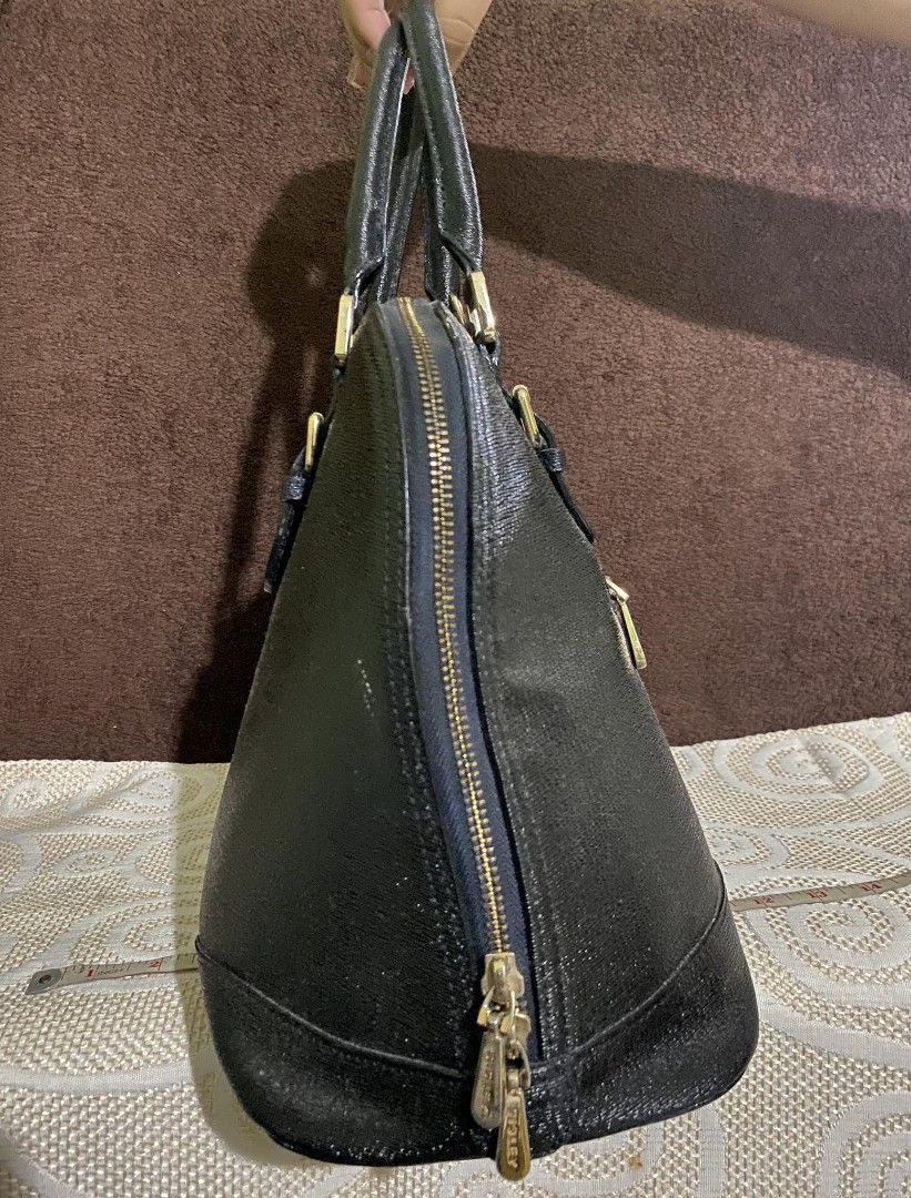 Sisley dome bag (Category: Shoulder Bags) located in San Fernando. Submitted by brandeddeclutter. (Listing ID 1237238894, Image 2). Description: sisley alma bag large size with sigm of use s sling sling issue: repainted as black (original color is blue) *product color may slightly vary due to photographic lighting sources.